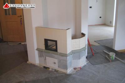 Fase 2. - Inizia la posa delle mattonelle in ceramica, che con il nostro sistema della prefabbricazione, risulta essere molto veloce, preciso e pulito. Fase 2.