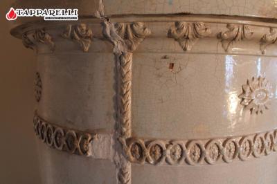 Fase 2. - In molti punti i decori a bassorilievo erano seriamente danneggiati. Fase 2.