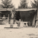 Il primo laboratorio era in parte all'aperto in parte sotto alcune tettoie. Anno 1980.