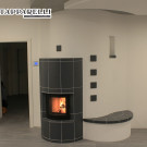 Stufa olle in maiolica e muratura (cod. 243).