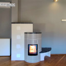 Stufa in maiolica e muratura (cod. 251).