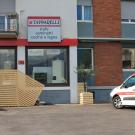 L'ingresso della sala mostra in via Bolzano 46 a Gardolo di Trento.