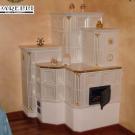 Stufa ad olle in maiolica Jasba con decori in oro (cod. 69).