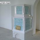 Stufa ad olle in maiolica Thun dipinta (cod. 152).